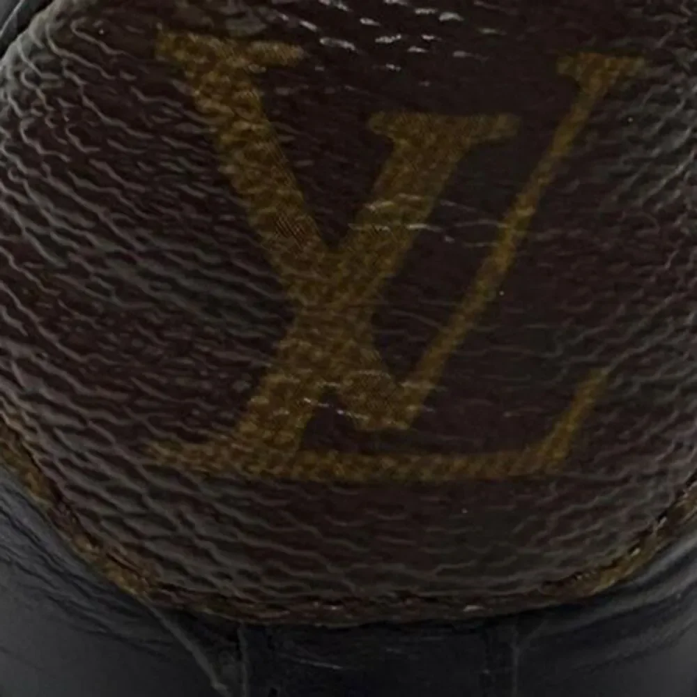 Louis Vuitton Monogram Time Out Sneakers in Black Leather - Picture 11 of 11